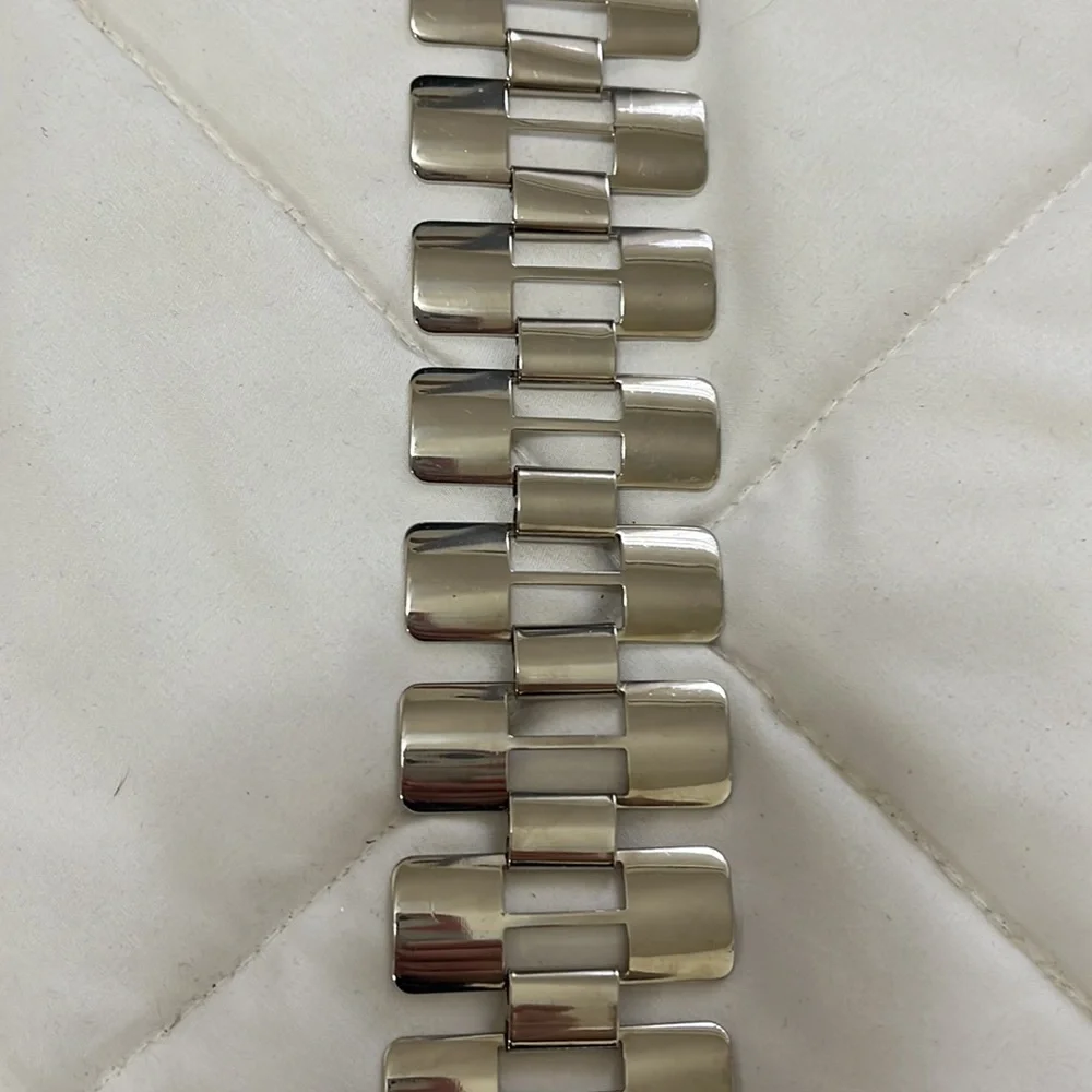 NWOT Women’s Metal Silver Tone Belt - Picture 8 of 10